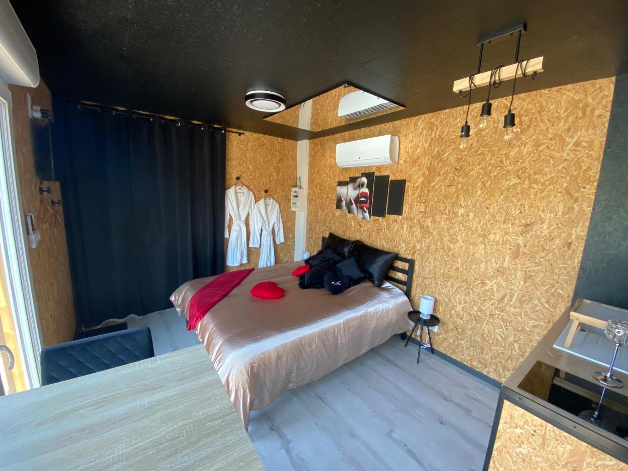Mini Love Room Jacuzzi Privatif Urimenil Exteriér fotografie